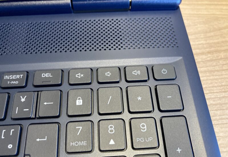 11.■ Alienware Auroraのキーボード_電源ボタン付近