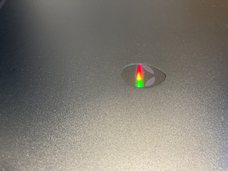 9.■ Alienware Aurora本体の天板にロゴが刻印されているのがかっこいい